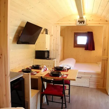 Campsite Presanella Mountain Temu