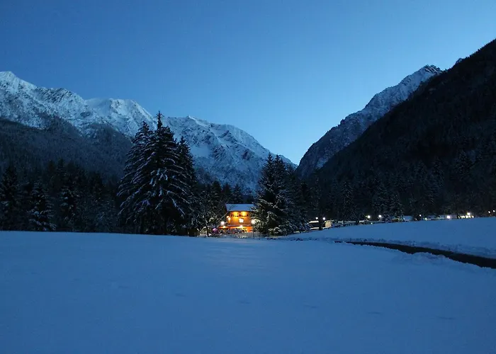 Campeggio Presanella Mountain 4*